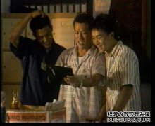 周星驰说，当他跑到龙集时，他被对话