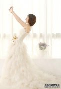 最近的细节揭示了目前通过接触保持婚
