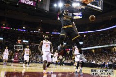 看看NBA的三个眼泪：名单中的玫瑰，詹