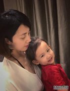 黄雷的12岁女儿独自完成了她的辛勤工作