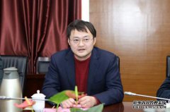 湖北省湖北省会长张启林来我校访问