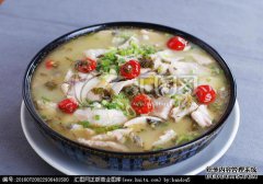 厨师会教你如何做真正的泡菜。鱼片柔