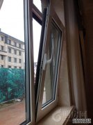 当雨窗打开时，不会下雨。