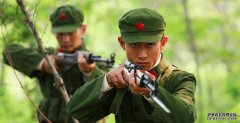 如果您像梳子，那位士兵太尴尬了，军