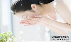 “你每天用米饭洗脸吗？我从小就没有