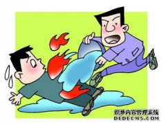 在窗户前脱衣服是否违法？拍照后会怎