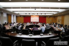 北京市研究生应邀参加中共上海市委党
