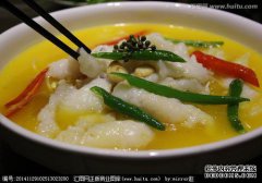 制作酸汤鱼片并腌制，然后考虑您的技
